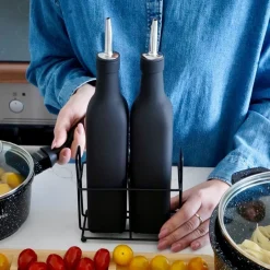 Butelki na ocet lub oliwę ze stojakiem Tadar 500 ml 2 sztuki