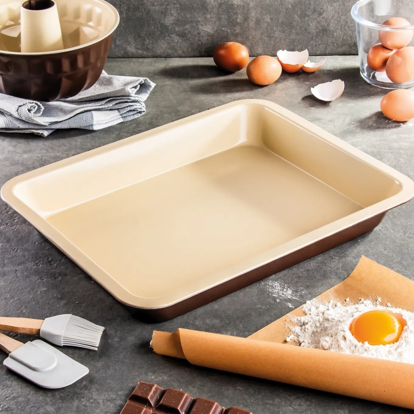 Forma do pieczenia z rantem i powłoką ceramiczną Tadar 40 x 32 cm