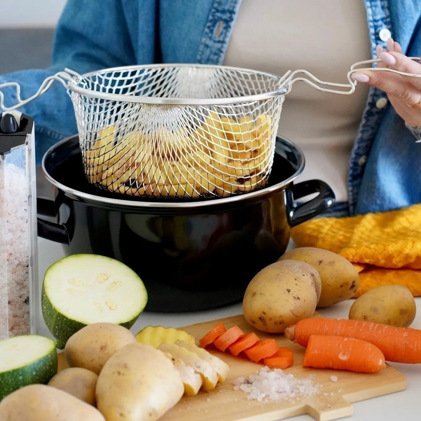Garnek emaliowany do frytek z sitkiem i pokrywką Tadar 3,2 l