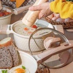 Garnek z powłoką ceramiczną na indukcję Konighoffer Rosti 20 cm 2,5 l kremowy