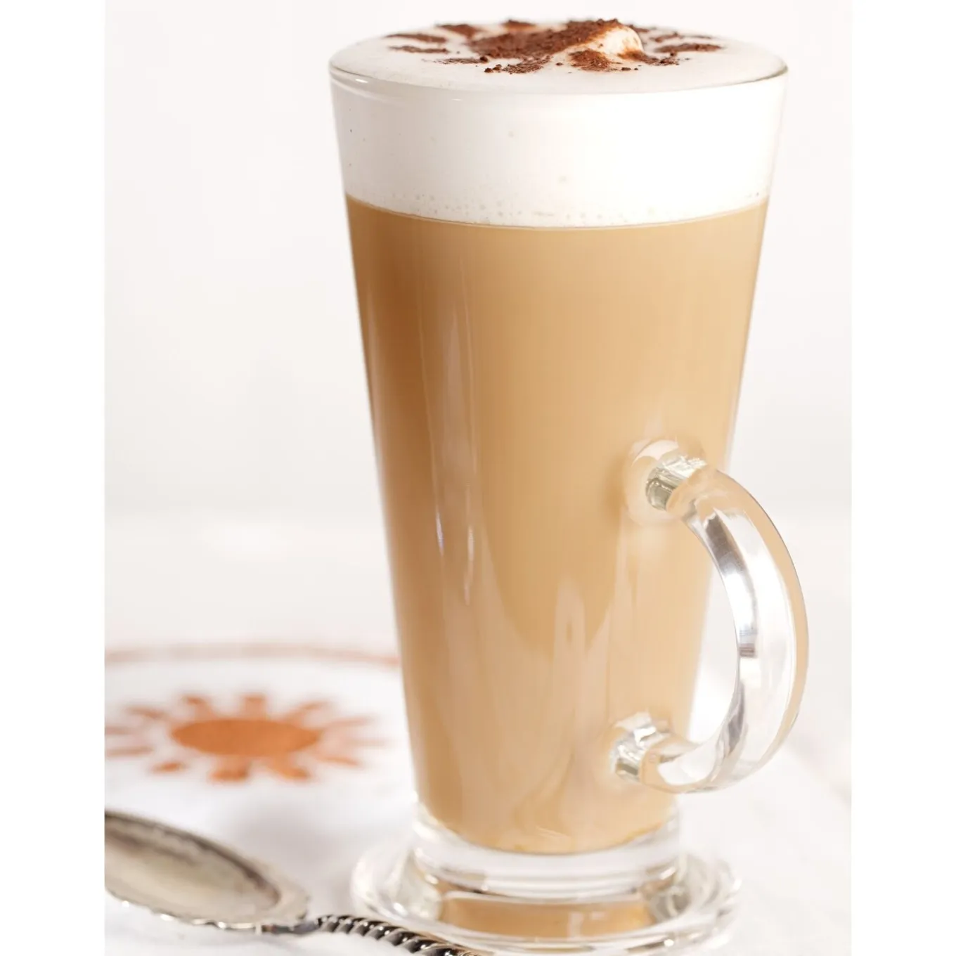 Komplet sześciu szklanek Tadar Caffe Latte 250 ml i 6 łyżeczek koktajlowych