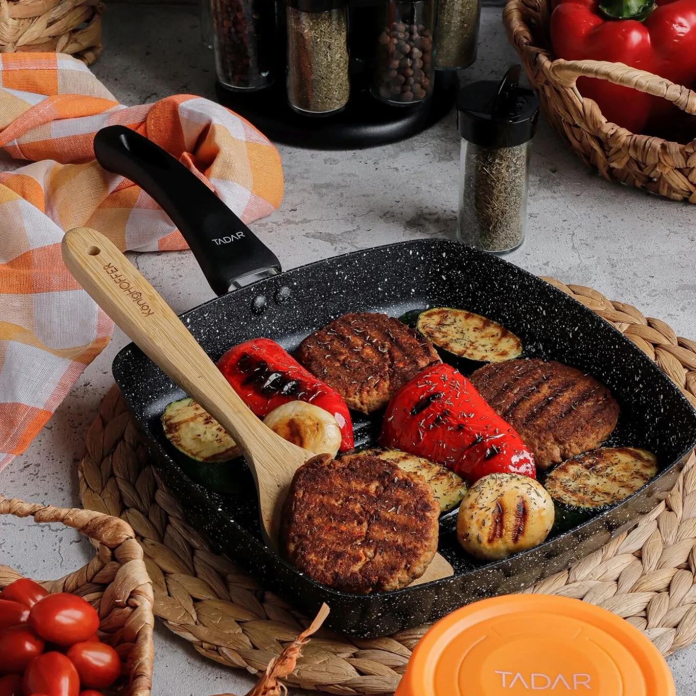 Patelnia grillowa marmurkowa Tadar Marmara Black 26 cm bez indukcji
