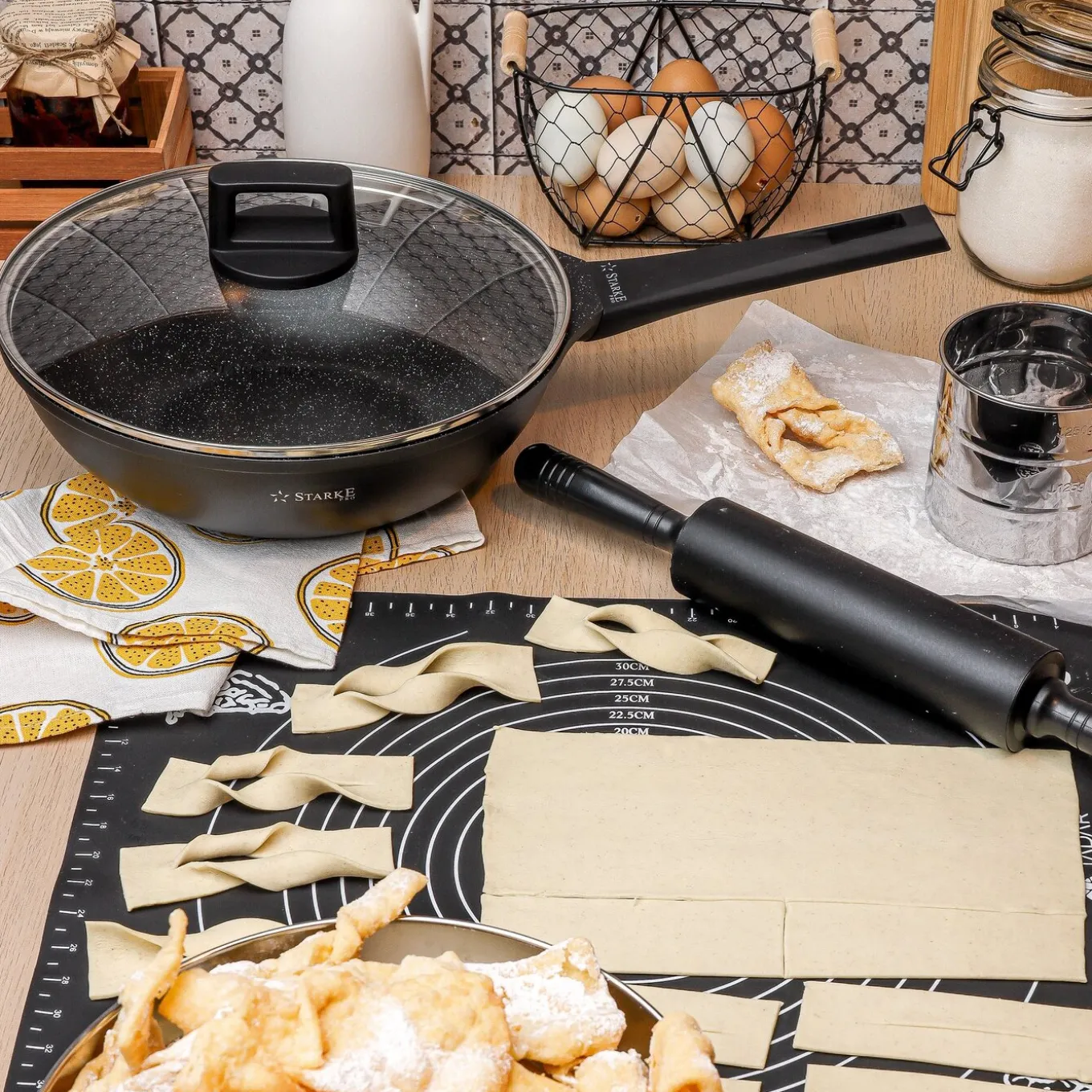 Patelnia WOK na indukcję z pokrywką Starke Pro Taylor Marble 28 cm