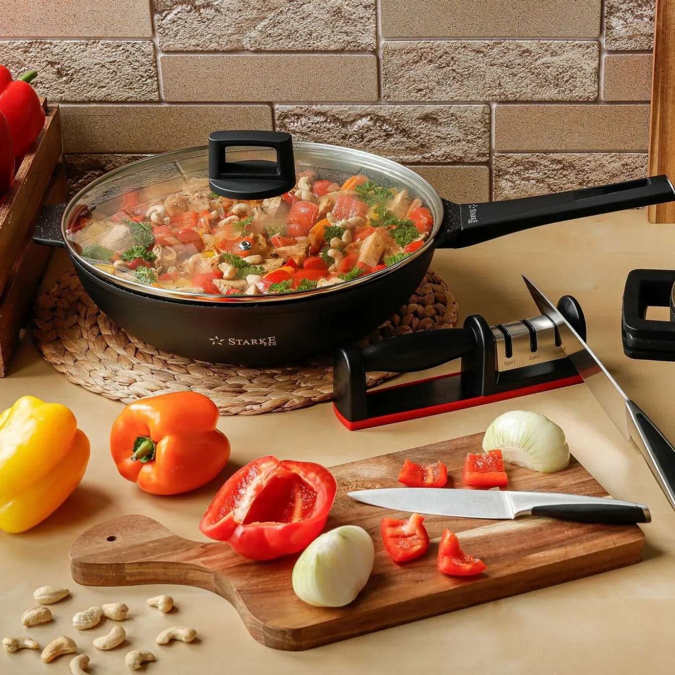 Patelnia WOK na indukcję z pokrywką Starke Pro Taylor Marble 32 cm