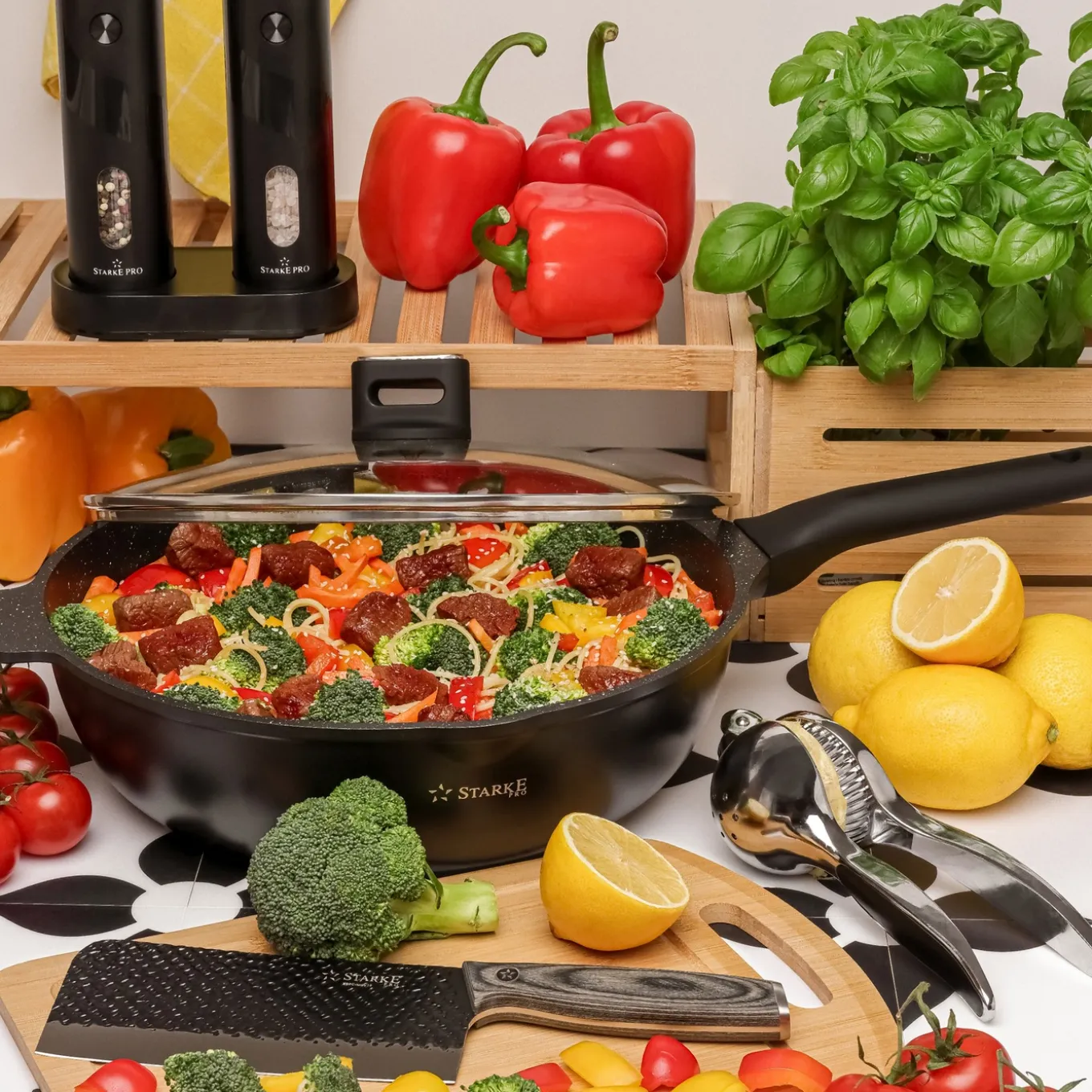Patelnia WOK na indukcję z pokrywką Starke Pro Yasai 32 cm