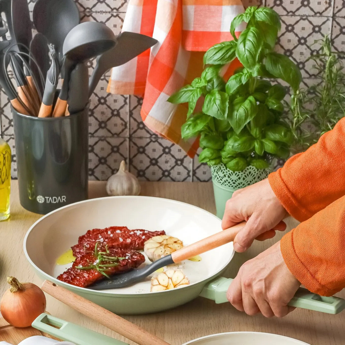 Patelnia z powłoką ceramiczną indukcyjna Konighoffer Astel 28 cm