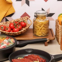 Słoik z czarnym klipsem i szklaną pokrywą Tadar Strip 950 ml