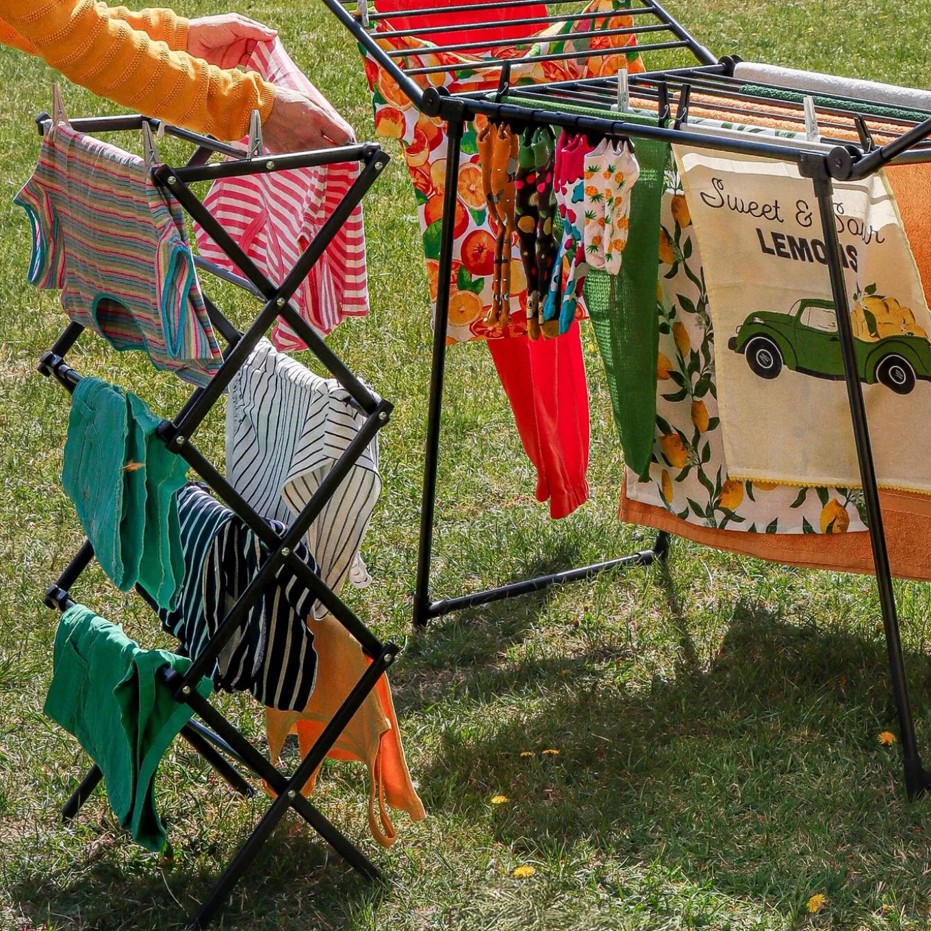 Suszarka na pranie pionowa teleskopowa Konighoffer Cortina 77.5 x 28 x 95 cm czarna