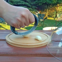 Wyciskacz do czosnku ze szczoteczką Konighoffer