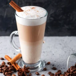 Zestaw 6 szklanek Tadar Caffee Latte 250 ml i 6 złotych łyżeczek koktajlowych